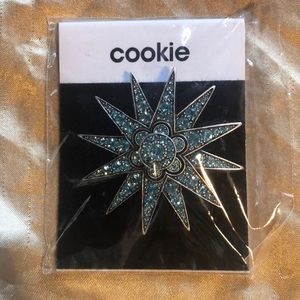 Vintage Victorian blue and silver rhinestone pin